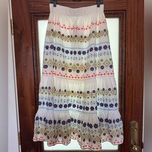 BNWT Cara Cara Alana Skirt Floral Embroidery size Large